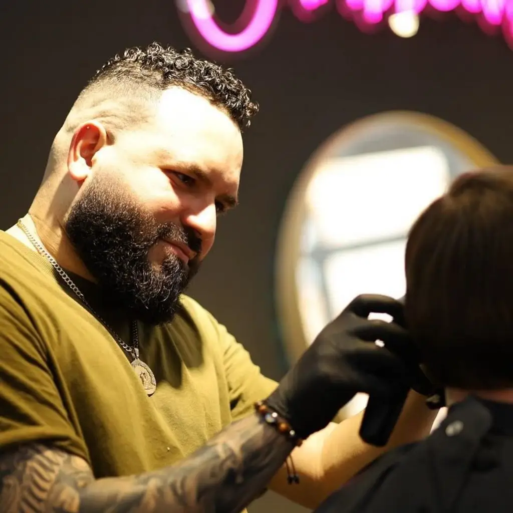 c5a6be67ef3a4c1f961bee0b0ef9f6-caribbeansbarbershop-inspiration-e05869f69d904e0a84801882d28334-booksy